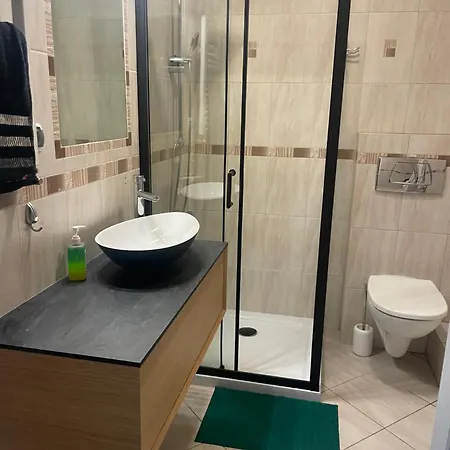 Politechnika Przy Jeziorze דירה