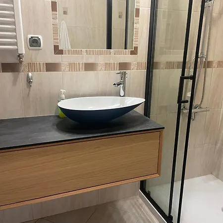 Politechnika Przy Jeziorze דירה