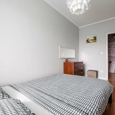 Politechnika Przy Jeziorze דירה