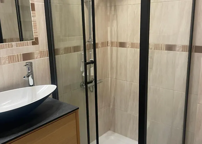 Politechnika Przy Jeziorze * 포즈난