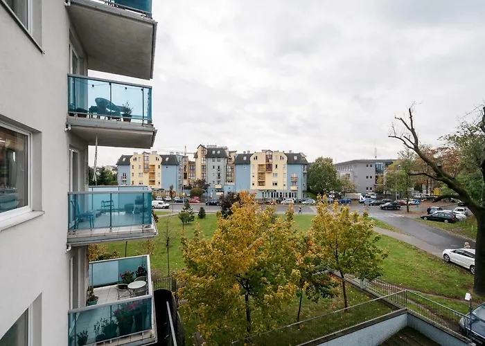 Politechnika Przy Jeziorze * 포즈난